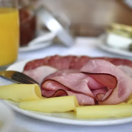 Hofer 3* Gumpoldskirchen